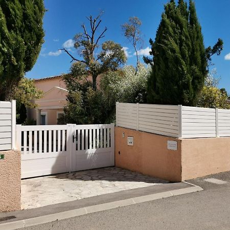 Les Cigalous Bed & Breakfast Restinclieres Exterior photo