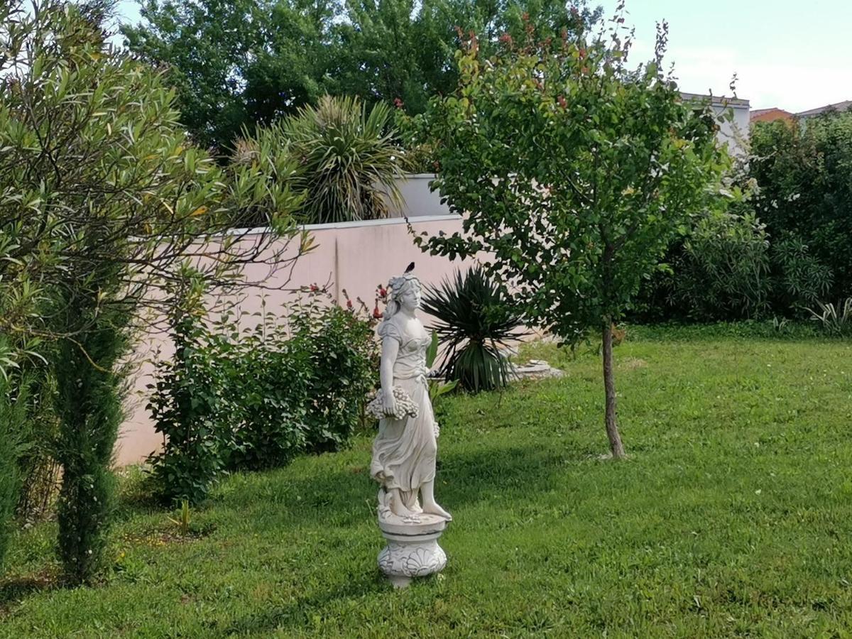 Les Cigalous Bed & Breakfast Restinclieres Exterior photo